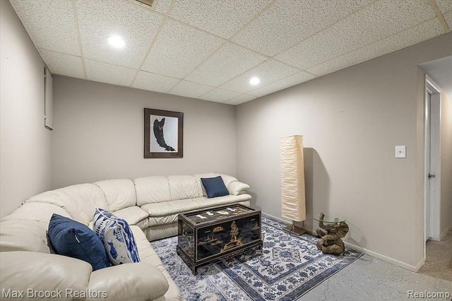 5601 Drake Hollow Drive, West Bloomfield, MI 48322
