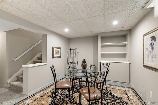 5601 Drake Hollow Drive, West Bloomfield, MI 48322