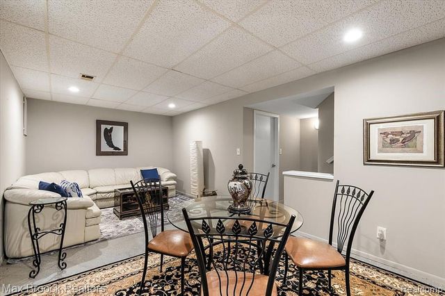 5601 Drake Hollow Drive, West Bloomfield, MI 48322