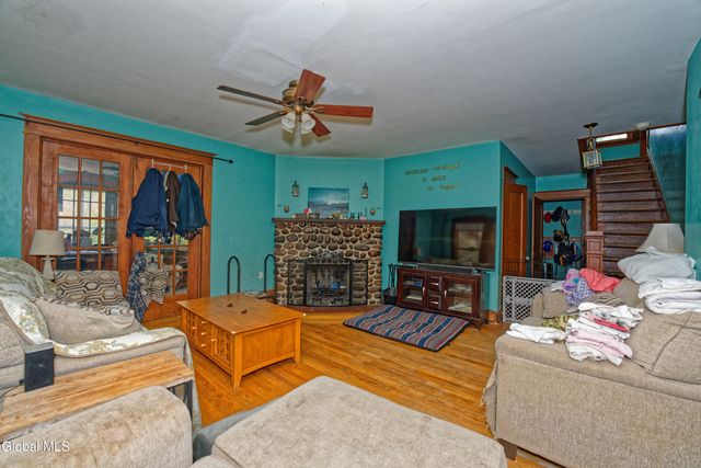 496 County Route 7, Schodack, NY 12123