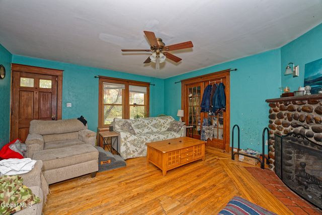 496 County Route 7, Schodack, NY 12123