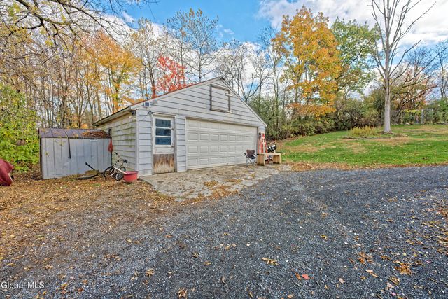496 County Route 7, Schodack, NY 12123