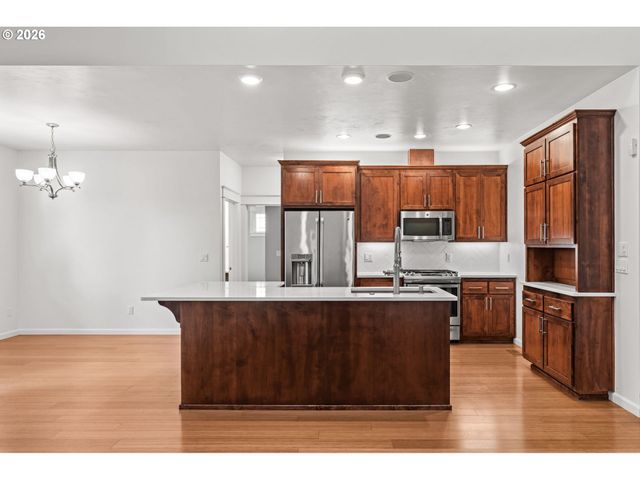 2697 CROWTHER Dr, Eugene, OR 97404