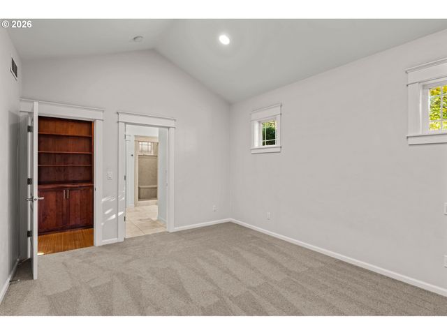 2697 CROWTHER Dr, Eugene, OR 97404