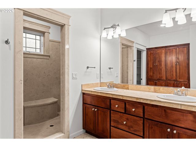 2697 CROWTHER Dr, Eugene, OR 97404