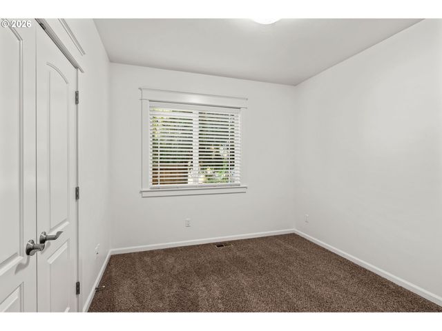 2697 CROWTHER Dr, Eugene, OR 97404