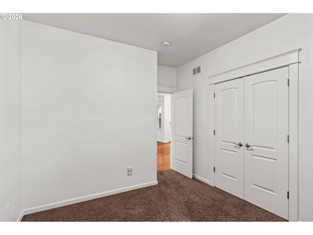 2697 CROWTHER Dr, Eugene, OR 97404