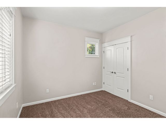 2697 CROWTHER Dr, Eugene, OR 97404