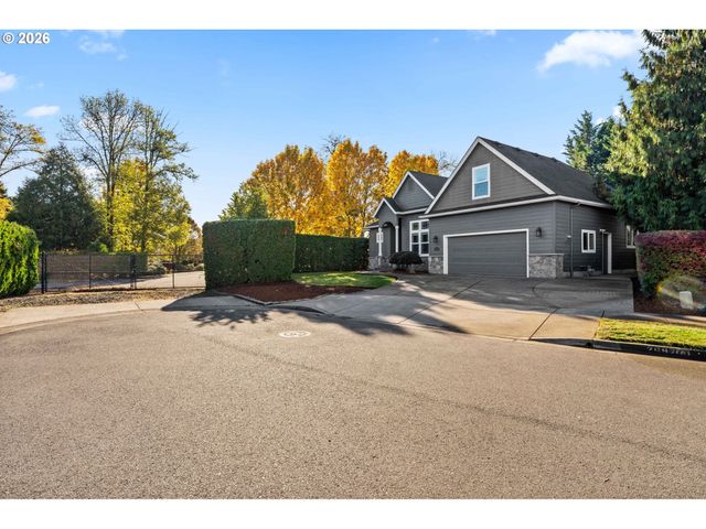 2697 CROWTHER Dr, Eugene, OR 97404
