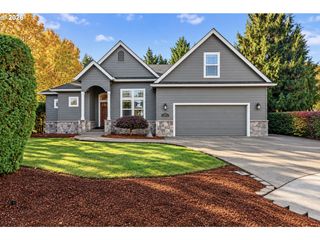 2697 CROWTHER Dr, Eugene, OR 97404