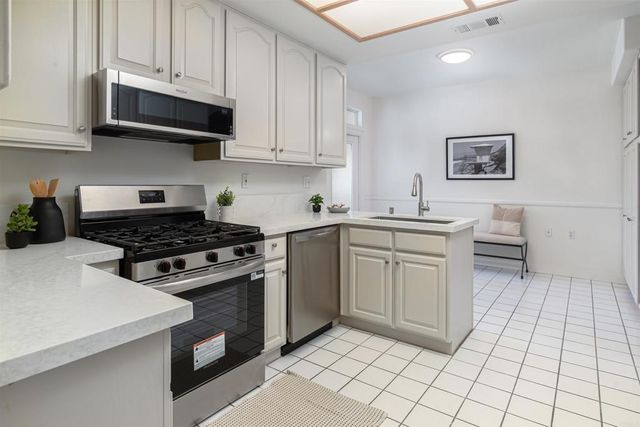 3345 Genoa Way 120, Oceanside, CA 92056