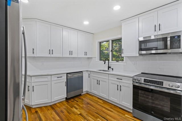 56 McArthur Lane, Smithtown, NY 11787