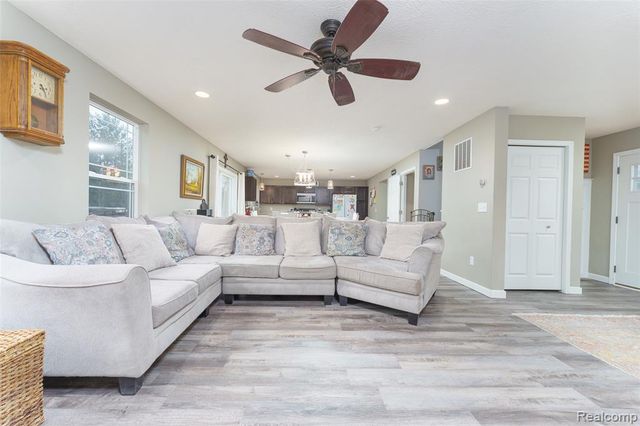 7047 Bennington Greens Drive, Owosso, MI 48867