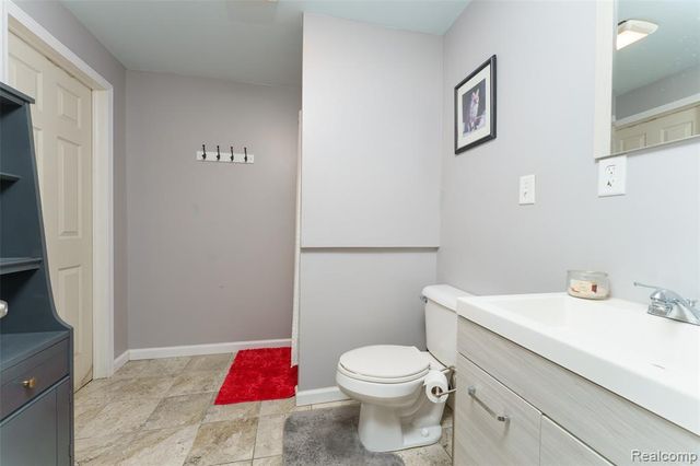 7047 Bennington Greens Drive, Owosso, MI 48867