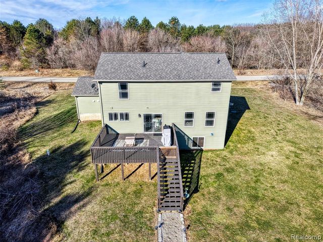 7047 Bennington Greens Drive, Owosso, MI 48867