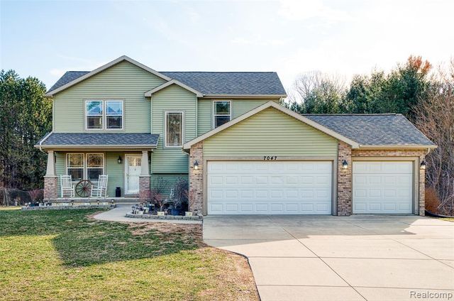 7047 Bennington Greens Drive, Owosso, MI 48867