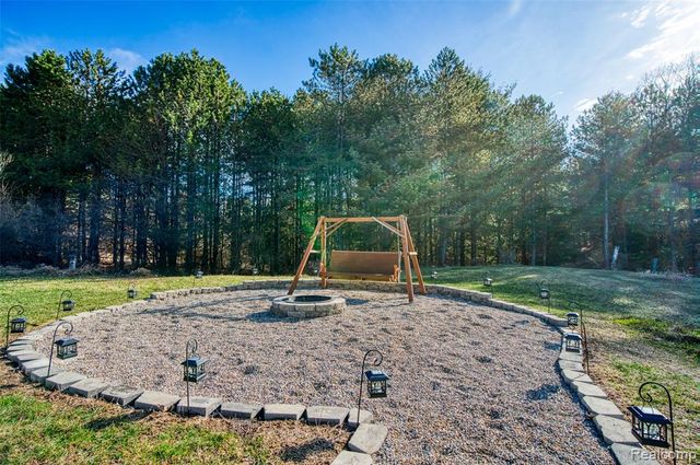 7047 Bennington Greens Drive, Owosso, MI 48867