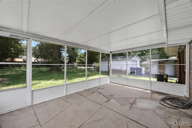 1035 Saint Marie Street, Florissant, MO 63031