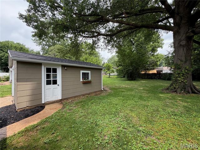 1035 Saint Marie Street, Florissant, MO 63031