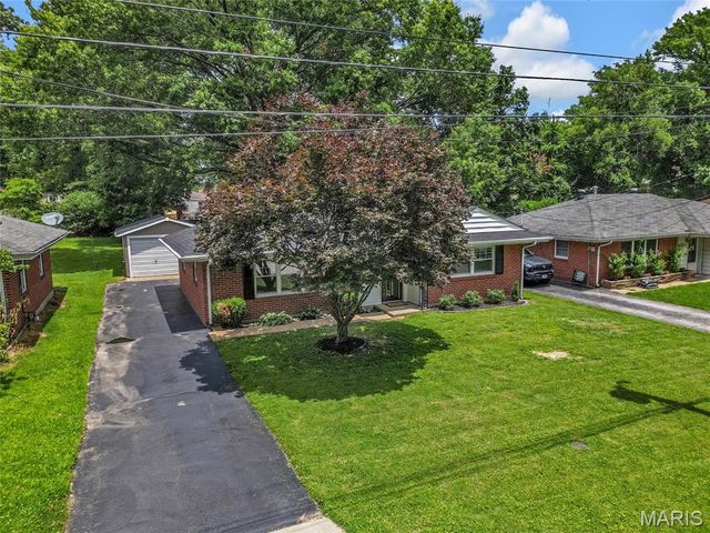 1035 Saint Marie Street, Florissant, MO 63031