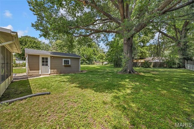 1035 Saint Marie Street, Florissant, MO 63031