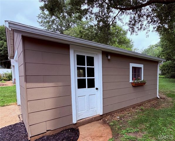 1035 Saint Marie Street, Florissant, MO 63031