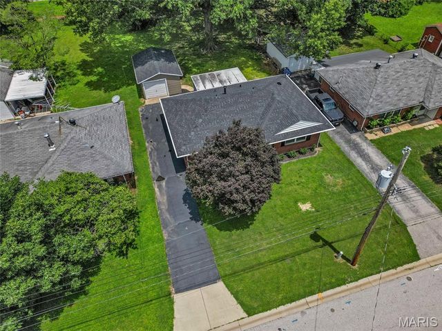 1035 Saint Marie Street, Florissant, MO 63031