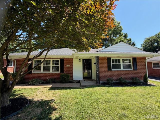 1035 Saint Marie Street, Florissant, MO 63031
