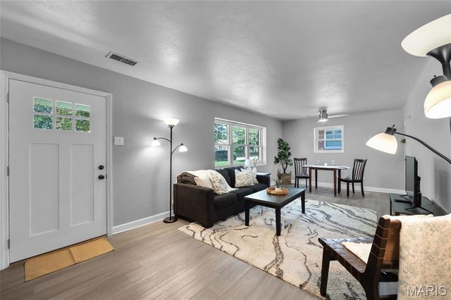 1035 Saint Marie Street, Florissant, MO 63031