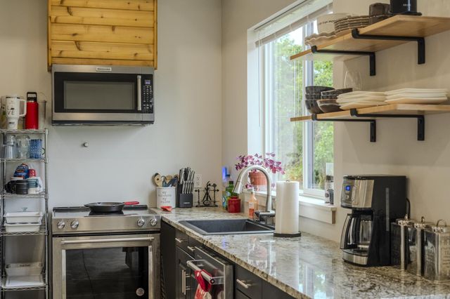 1545 Hwy 238, Jacksonville, OR 97530