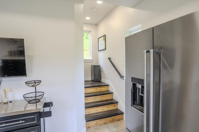 1545 Hwy 238, Jacksonville, OR 97530