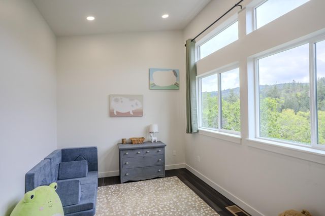 1545 Hwy 238, Jacksonville, OR 97530