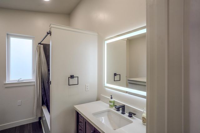 1545 Hwy 238, Jacksonville, OR 97530