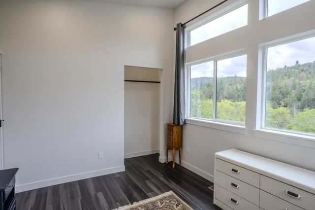 1545 Hwy 238, Jacksonville, OR 97530