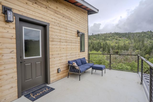 1545 Hwy 238, Jacksonville, OR 97530