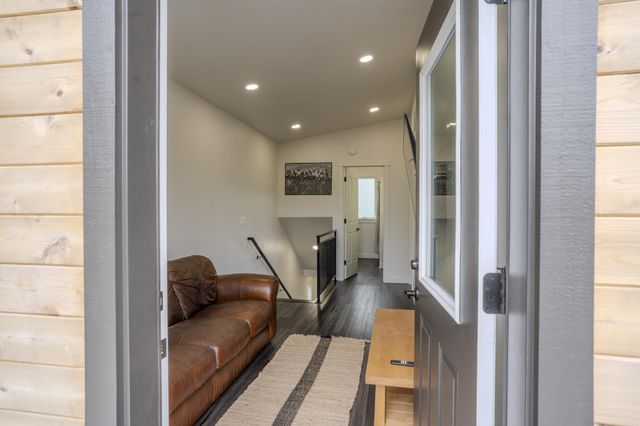 1545 Hwy 238, Jacksonville, OR 97530