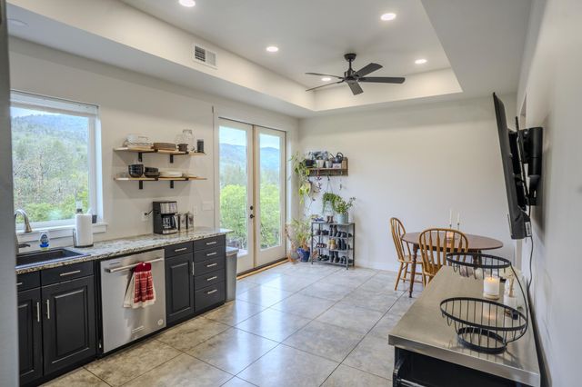 1545 Hwy 238, Jacksonville, OR 97530