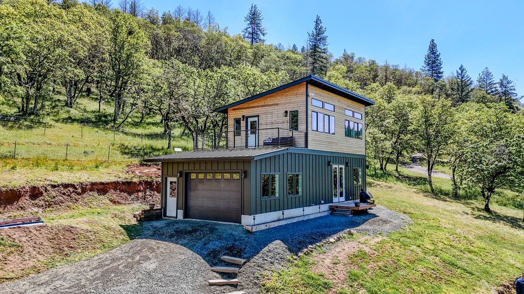 1545 Hwy 238, Jacksonville, OR 97530