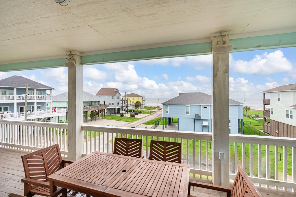 819 Eastview, Crystal Beach, TX 77650