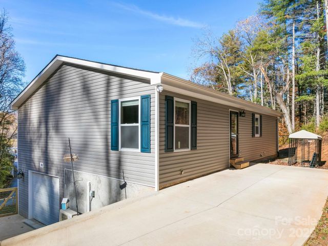 30 Shire Way Lane, Leicester, NC 28748