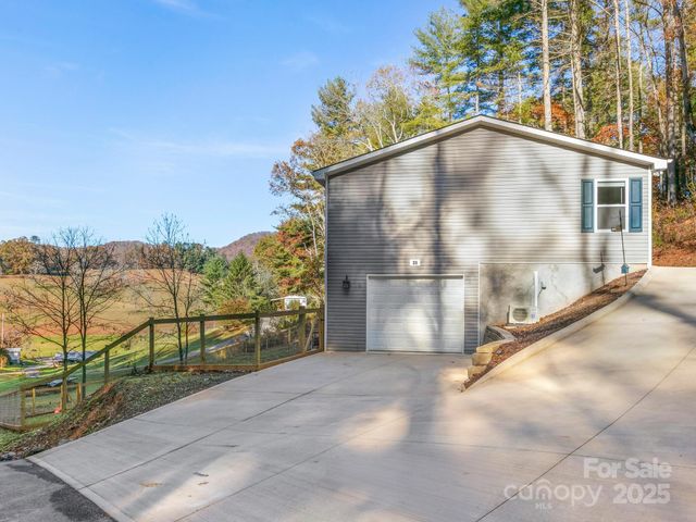 30 Shire Way Lane, Leicester, NC 28748