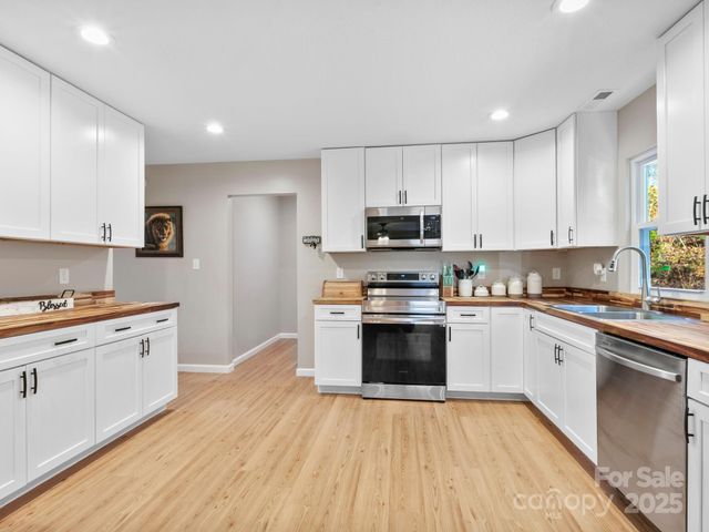 30 Shire Way Lane, Leicester, NC 28748