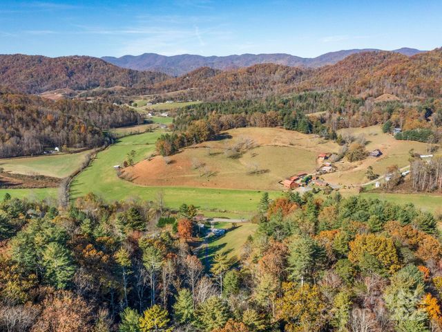 30 Shire Way Lane, Leicester, NC 28748