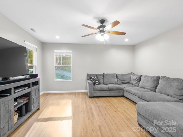 30 Shire Way Lane, Leicester, NC 28748