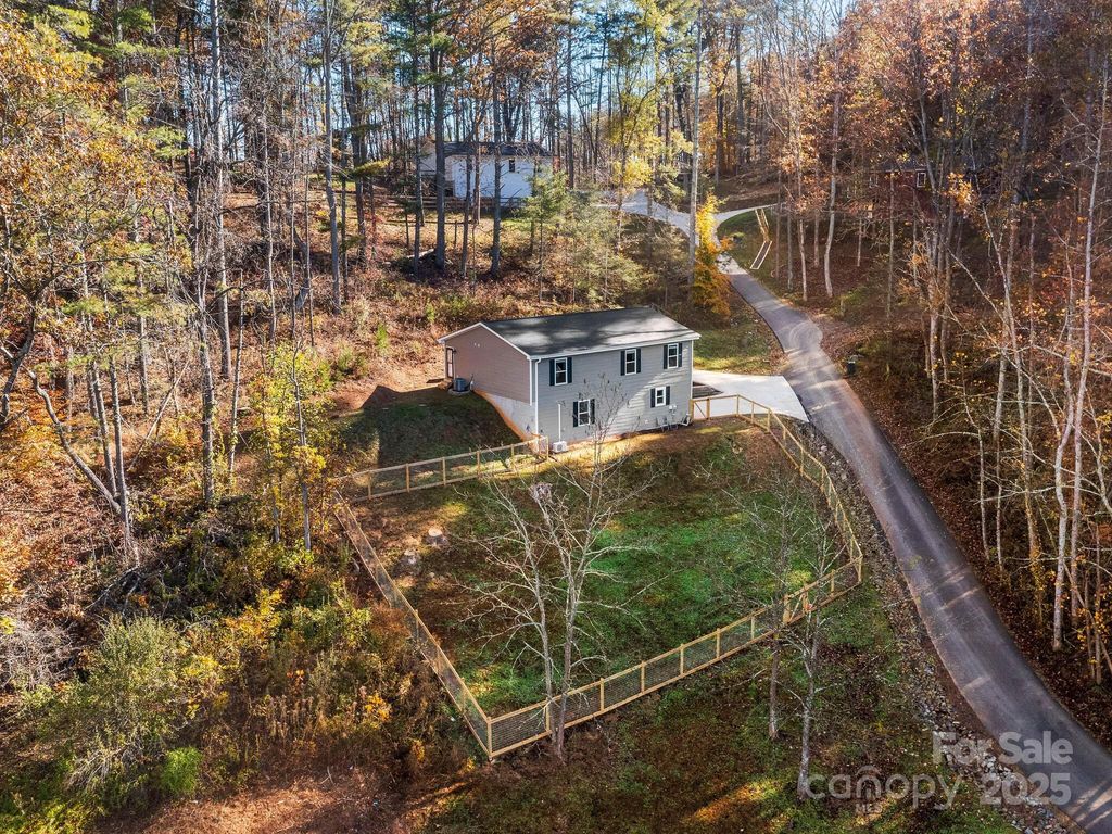 30 Shire Way Lane, Leicester, NC 28748