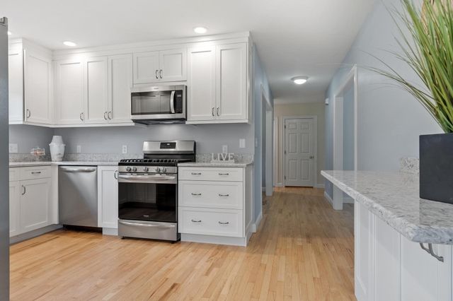 35 Lancaster County Rd 1A, Harvard, MA 01451
