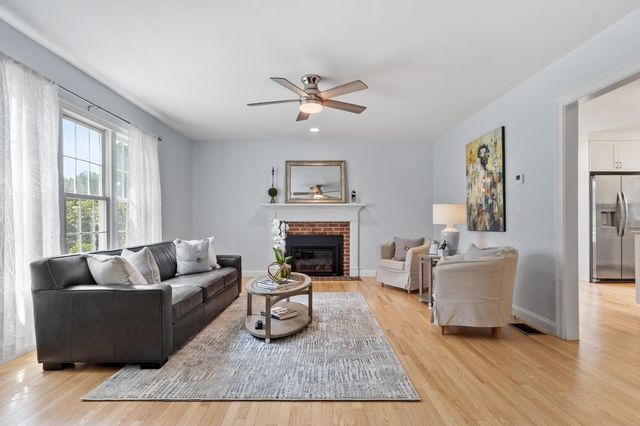 35 Lancaster County Rd 1A, Harvard, MA 01451