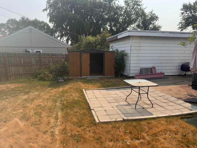 410 SW 17th Ave, Minot, ND 58701