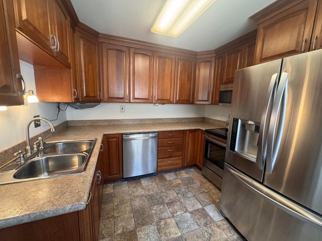 410 SW 17th Ave, Minot, ND 58701