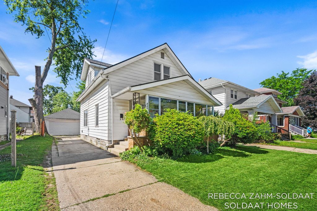 850 Richmond Street NW, Grand Rapids, MI 49504